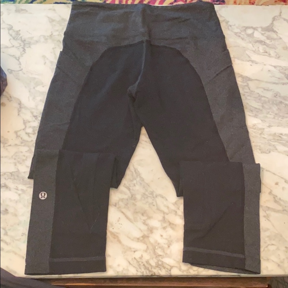 Lululemon two toned wunder unders with pockets